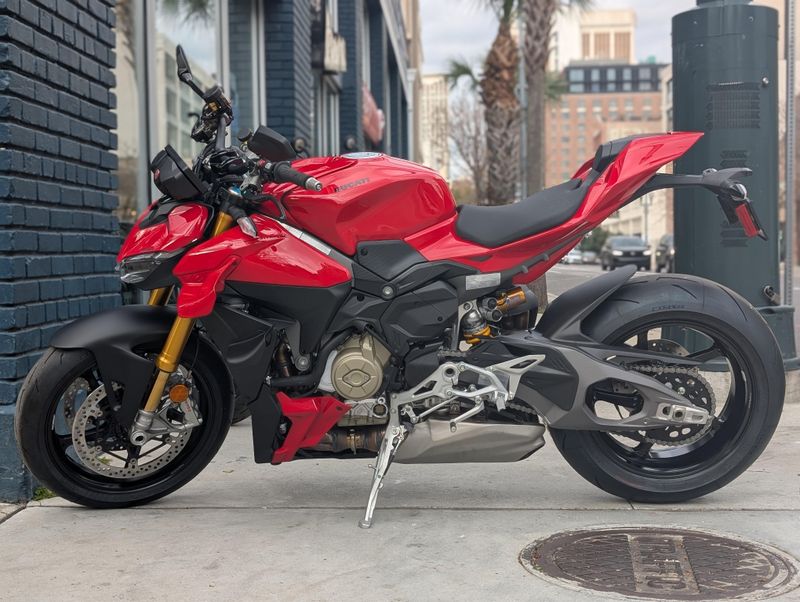New 2026 Ducati STREETFIGHTER V4S 