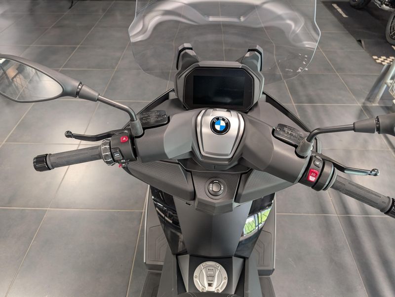 2024 BMW C 400 GTImage 3