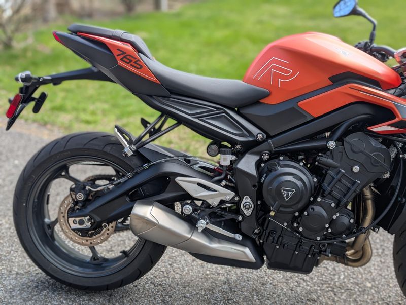 New 2025 Triumph Street Triple 765 R Image 4