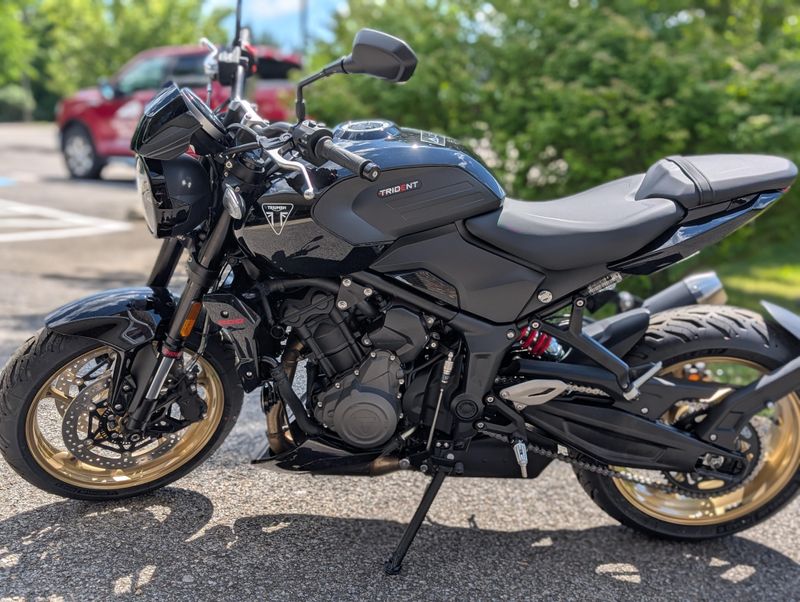 New 2026 Triumph Trident 800 Image 2