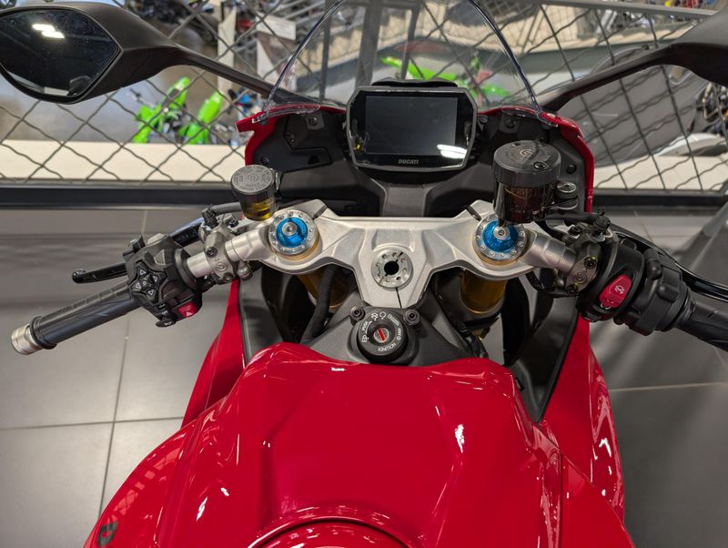 2025 Ducati PANIGALE V2SImage 3
