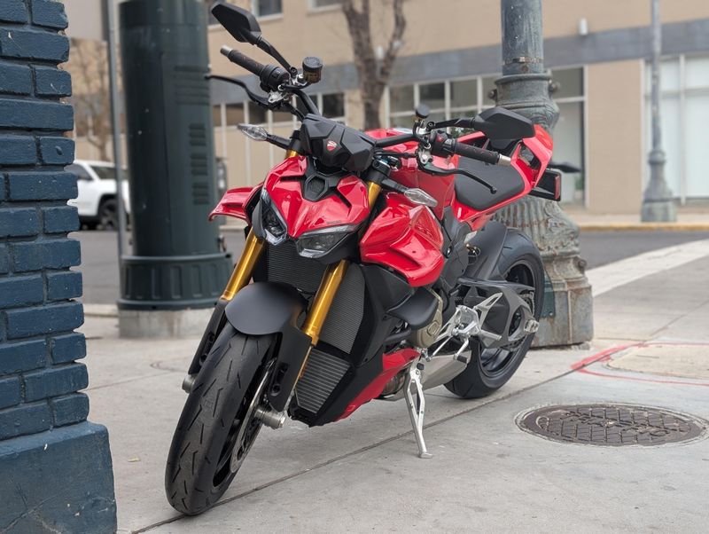 New 2026 Ducati STREETFIGHTER V4S 