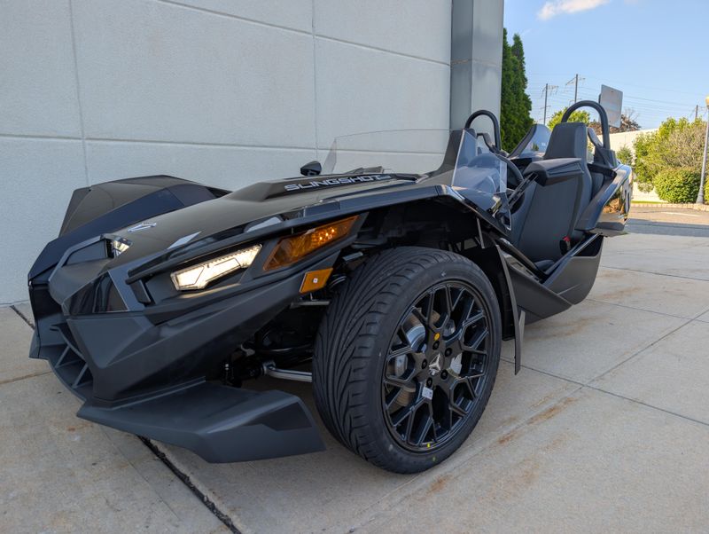 2025 Polaris SLINGSHOT SL AUTODRIVEImage 2