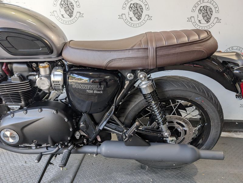 2025 Triumph BONNEVILLE T120 BLACK 