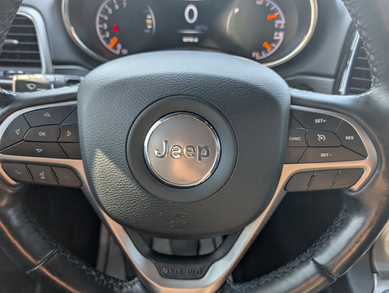 2021 Jeep Grand Cherokee Laredo X photo 13