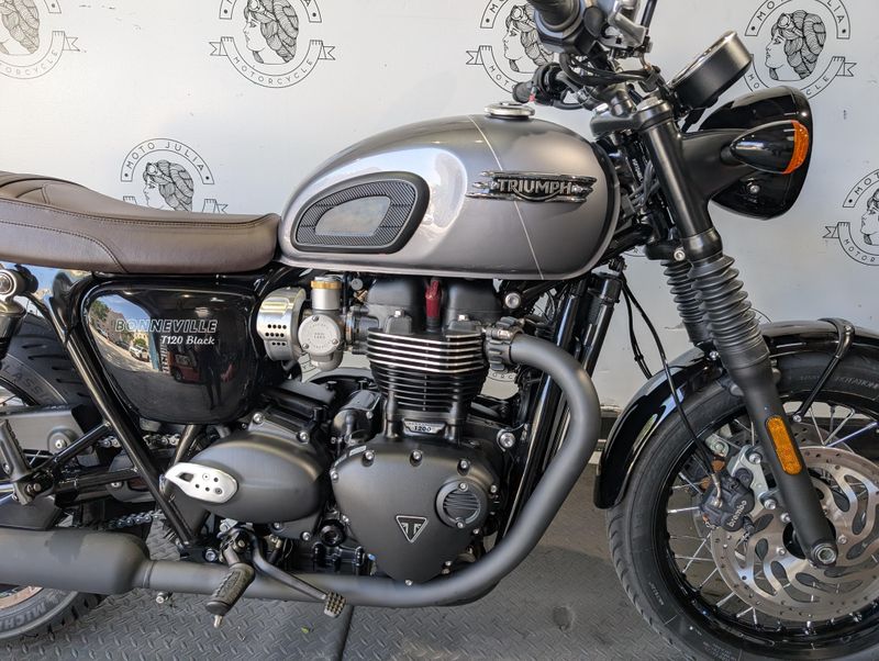 2025 Triumph BONNEVILLE T120 BLACK 