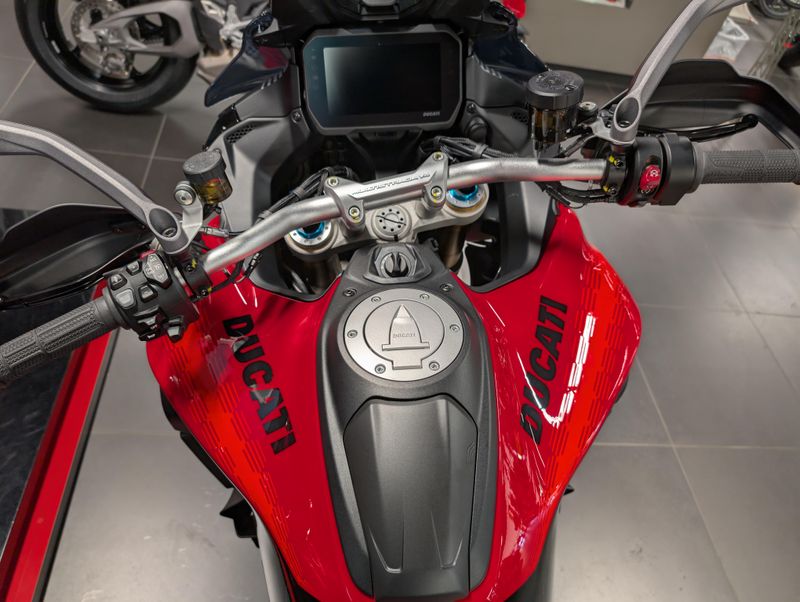 2026 Ducati MULTISTRADA V4 PIKES PEAKImage 3
