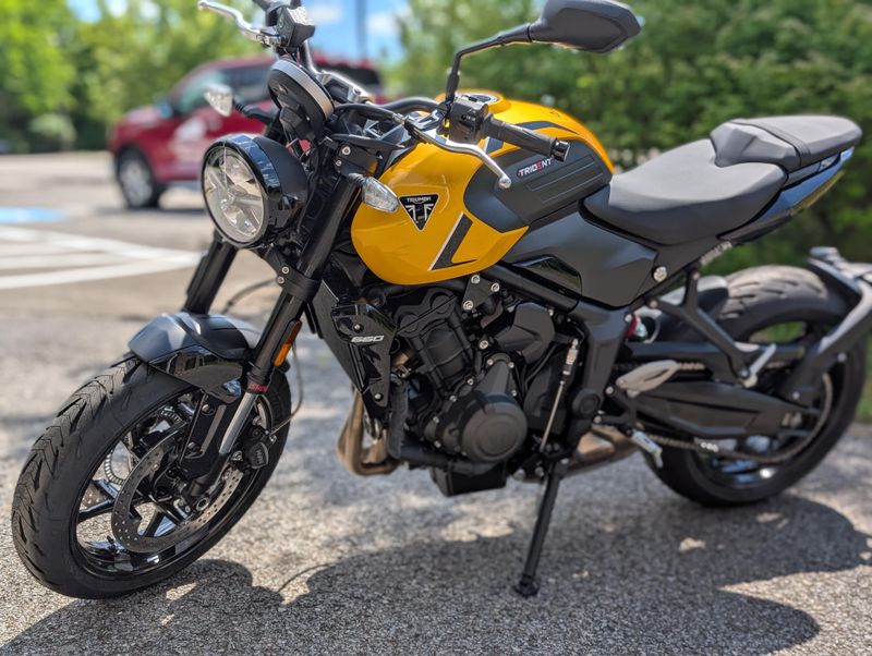 New 2026 Triumph Trident 660 Image 3