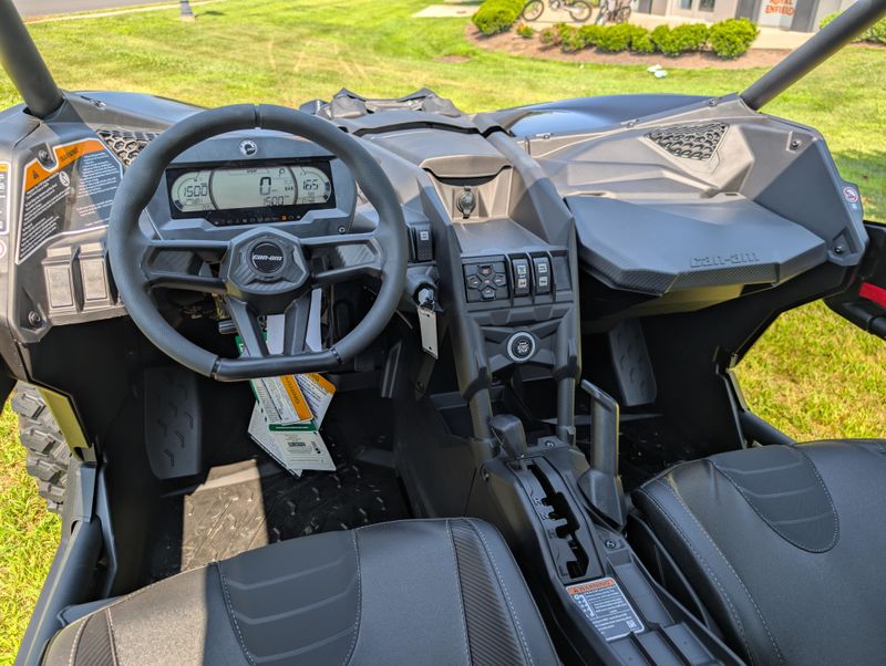 2025 Can-Am Maverick X3 MAX X rs 72 TURBO RRImage 3