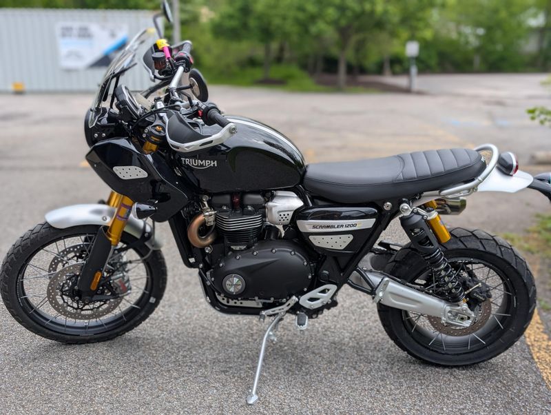 2023 Triumph Scrambler 1200 Custom in a Sapphire Black exterior color. Pitt Cycles (724) 779-1901 pixelmotiondemo.com 
