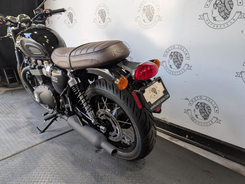 2025 Triumph BONNEVILLE T120 BLACK 