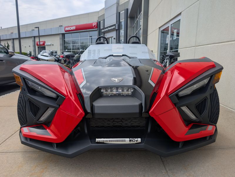 2024 Polaris SLINGSHOT SLR MANUALImage 3