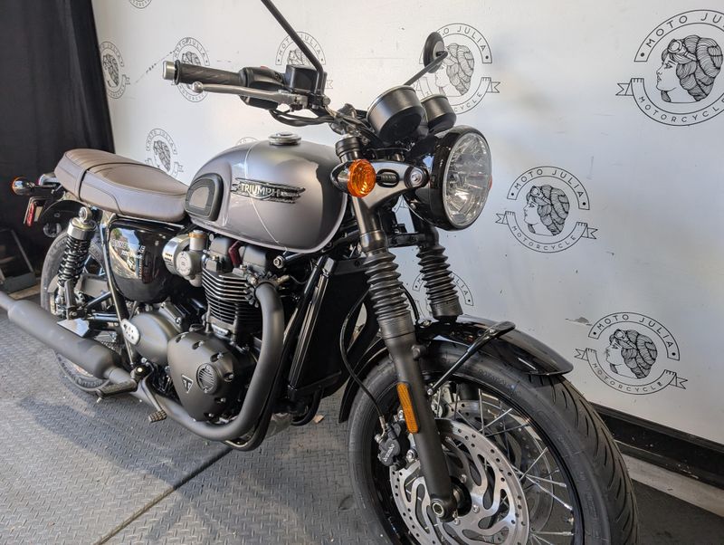 2025 Triumph BONNEVILLE T120 BLACK 