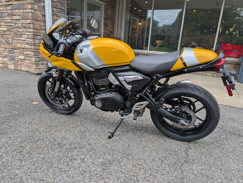 New 2026 Triumph Thruxton 400 Image 1