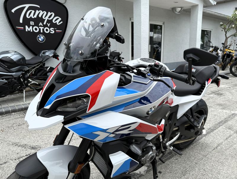 2025 BMW M 1000 XR 