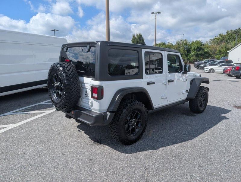 2025 Jeep Wrangler Willys photo 24