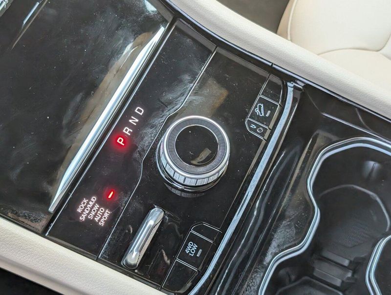 2023 Jeep Cherokee 4xe photo 18