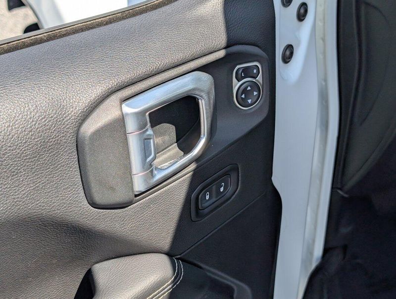2021 Jeep Wrangler 4xe Unlimited Rubicon High Tide photo 10