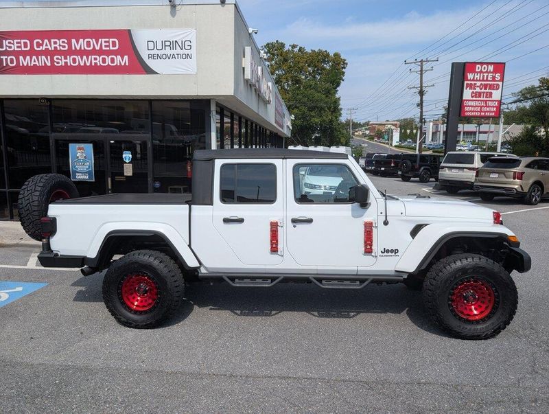 2021 Jeep Gladiator Willys photo 23