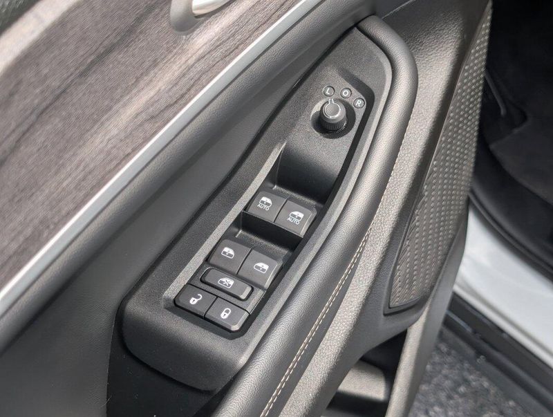 2024 Jeep Grand Cherokee Limited photo 14