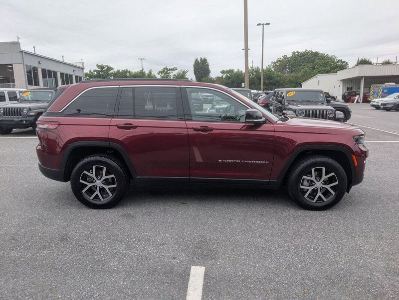 2024 Jeep Grand Cherokee Limited photo 22