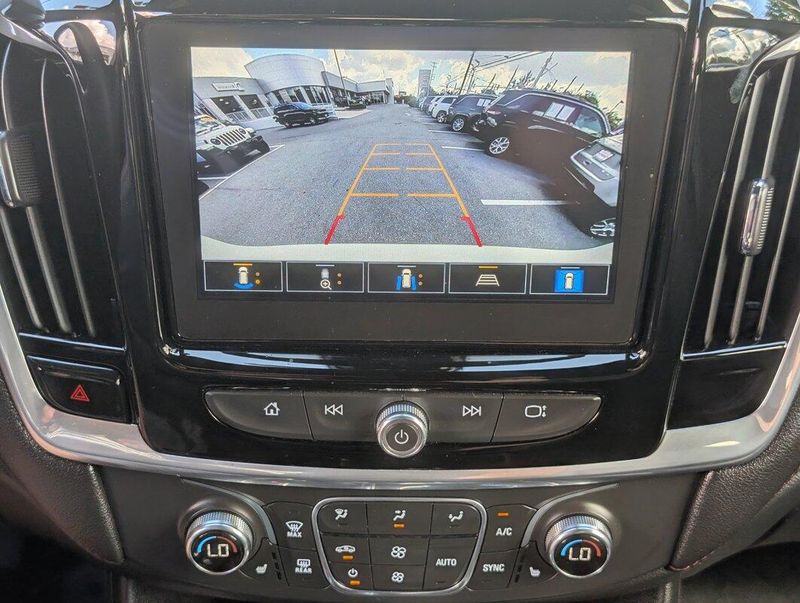 2022 Chevrolet Traverse RS photo 25