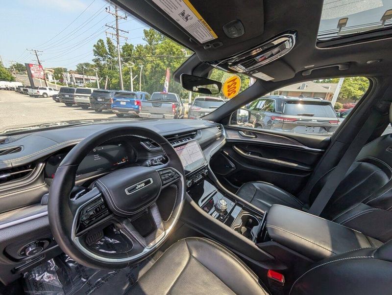 2021 Jeep Grand Cherokee Overland photo 10