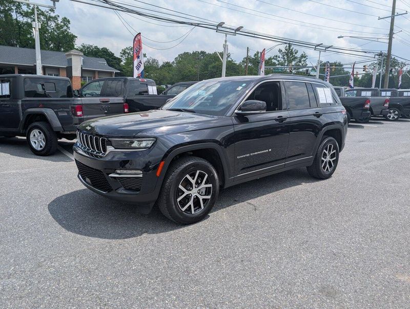 2024 Jeep Grand Cherokee Limited photo 2