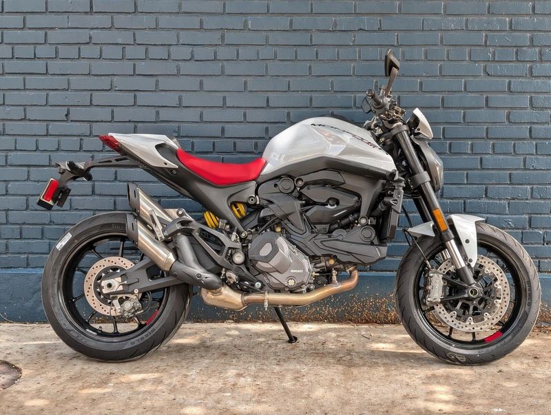 2024 Ducati MONSTER PLUS