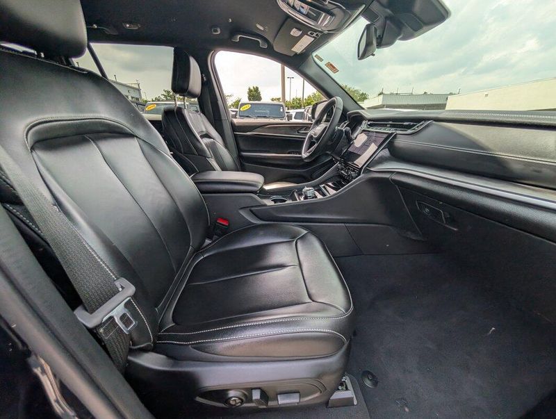 2024 Jeep Grand Cherokee Limited photo 4