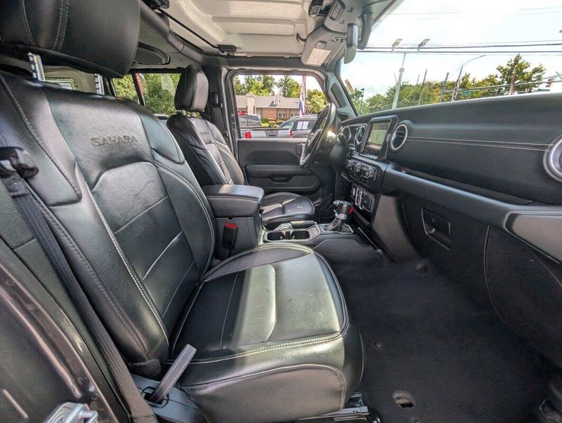2022 Jeep Wrangler 4xe Unlimited Sahara photo 3