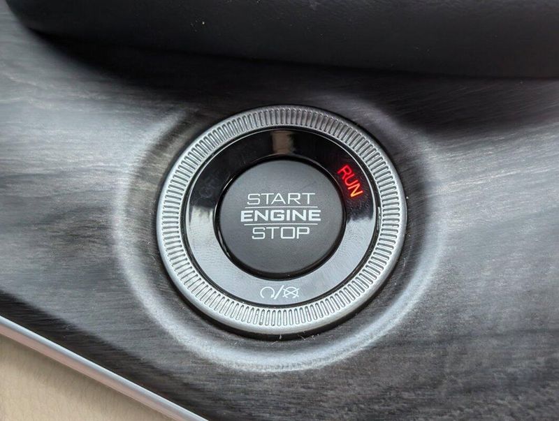 2023 Jeep Cherokee 4xe photo 17