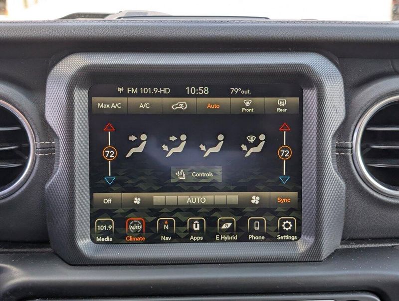 2021 Jeep Wrangler 4xe Unlimited Rubicon High Tide photo 17
