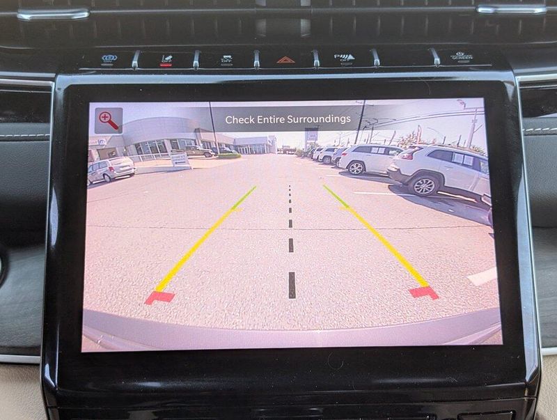 2023 Jeep Cherokee 4xe photo 23