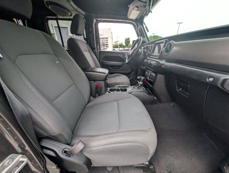 2021 Jeep Gladiator Sport S photo 4