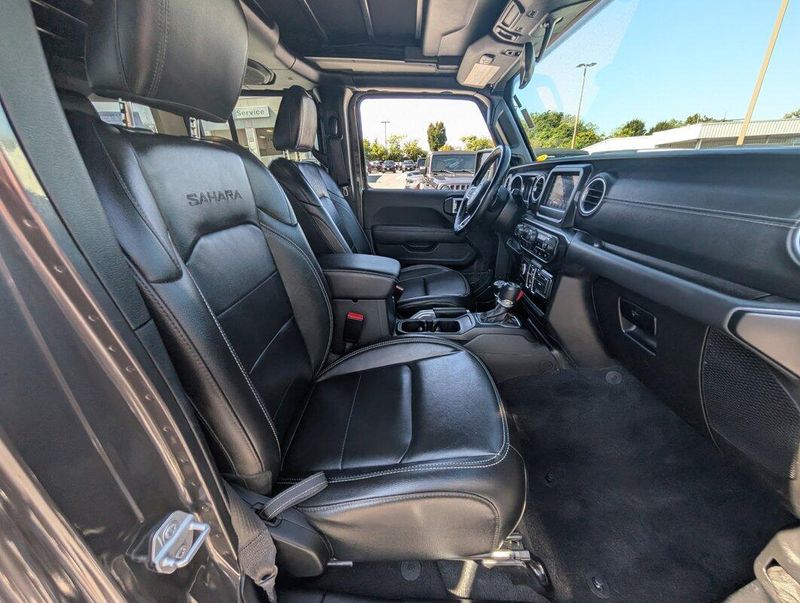 2021 Jeep Wrangler Unlimited Sahara photo 3