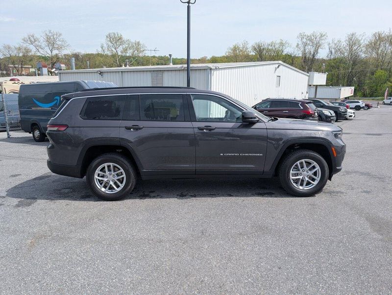 2025 Jeep Grand Cherokee Laredo X photo 33