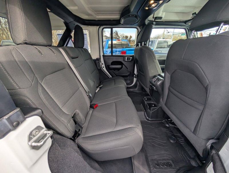 2021 Jeep Wrangler Unlimited Sport photo 3