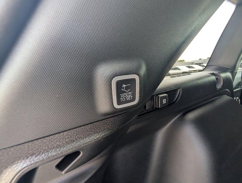 2025 Jeep Grand Cherokee Altitude photo 6
