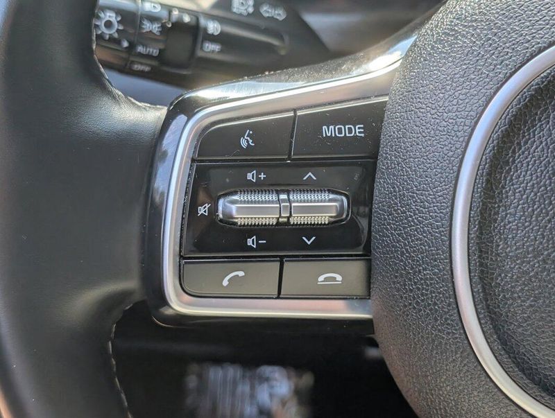 2021 Kia Sorento EX photo 17