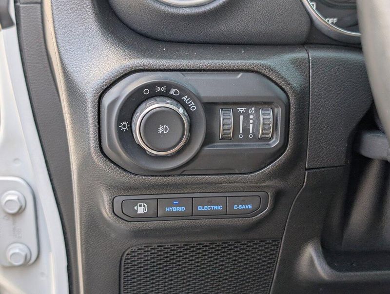 2021 Jeep Wrangler 4xe Unlimited Rubicon High Tide photo 11