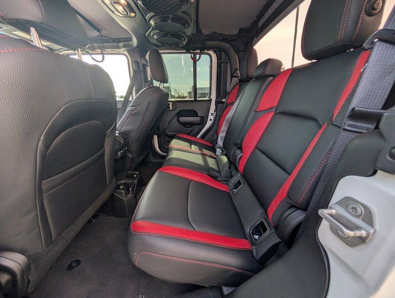 2021 Jeep Gladiator Willys photo 4