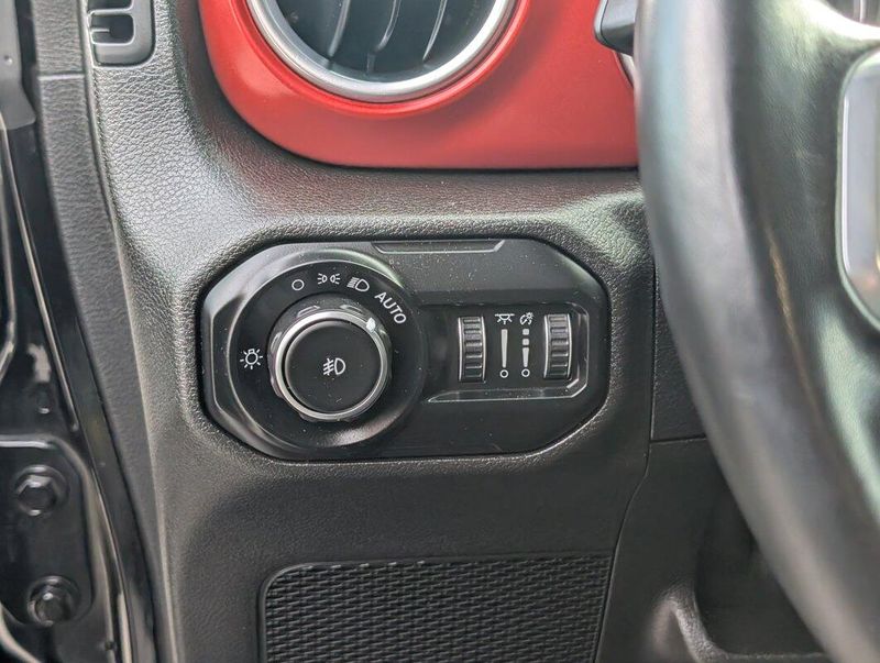 2021 Jeep Wrangler Unlimited Rubicon photo 4