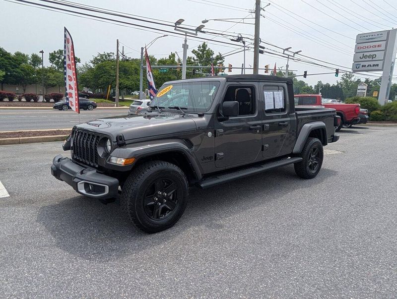 2021 Jeep Gladiator Sport S photo 2