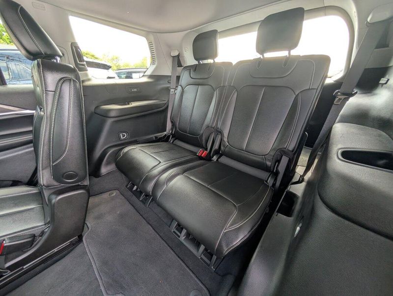 2024 Jeep Grand Cherokee Limited photo 8