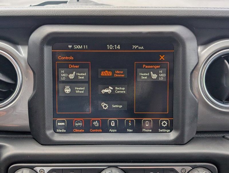 2020 Jeep Wrangler Unlimited Sahara photo 19