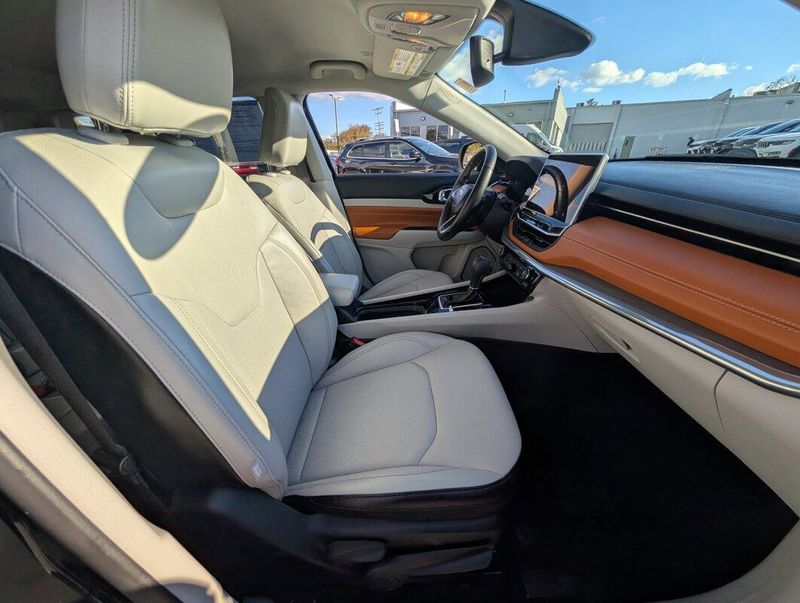 2022 Jeep Compass Limited photo 3