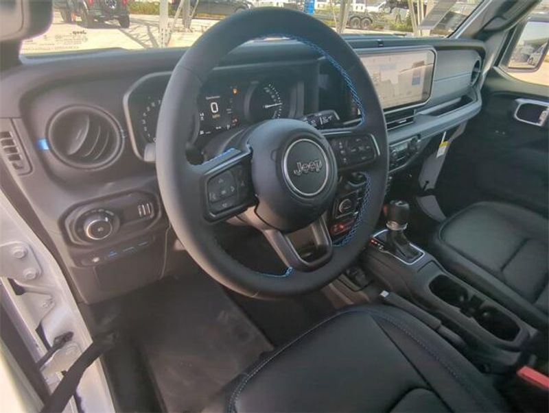 2024 Jeep Wrangler 4-door Rubicon 4xeImage 15