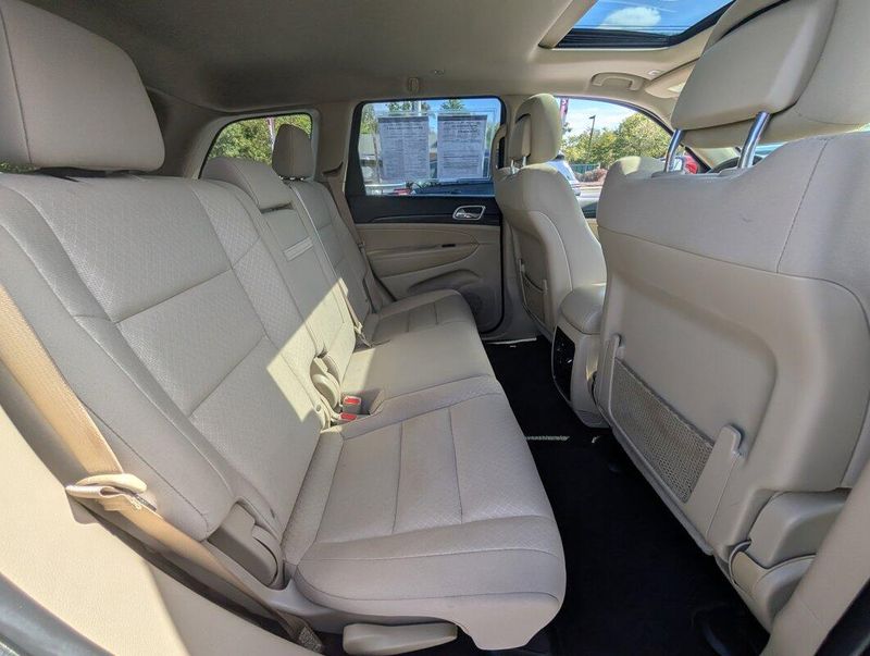 2020 Jeep Grand Cherokee Laredo E photo 4