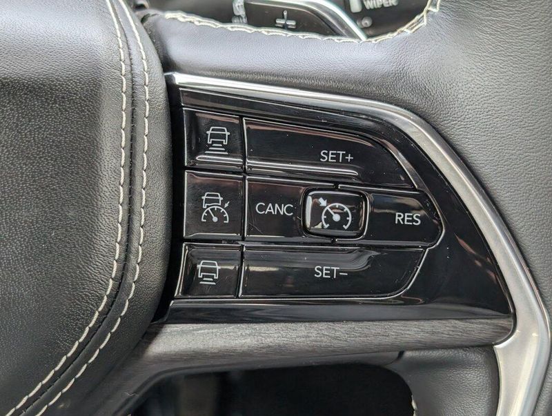 2021 Jeep Grand Cherokee Overland photo 20